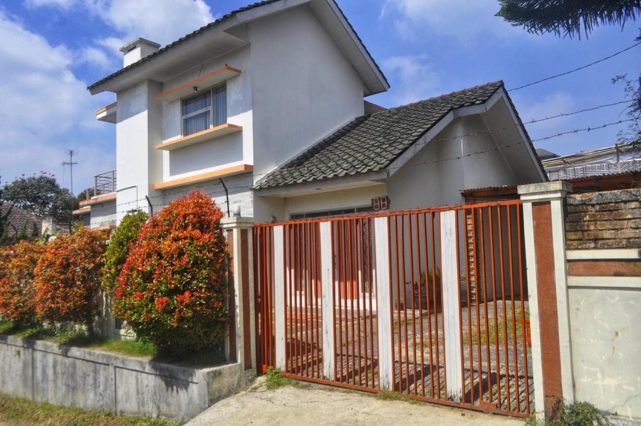 Dallil Putra Villa Lembang Εξωτερικό φωτογραφία