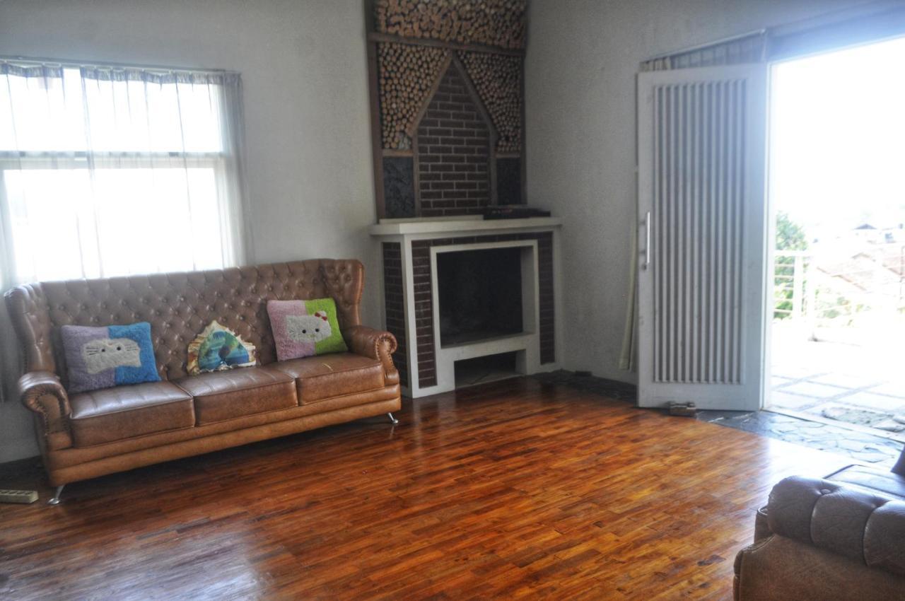Dallil Putra Villa Lembang Εξωτερικό φωτογραφία